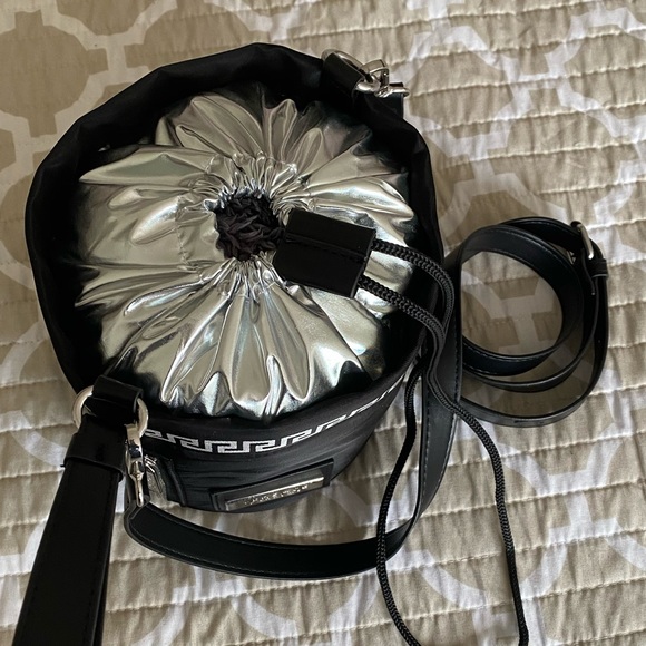 Versace Bucket crossbody bag - Picture 6 of 6